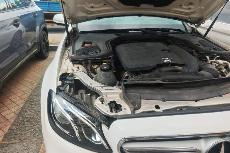 Used Mercedes-Benz E-Class 2020 E 300 L Sport Luxury Edition Engine Bay Right