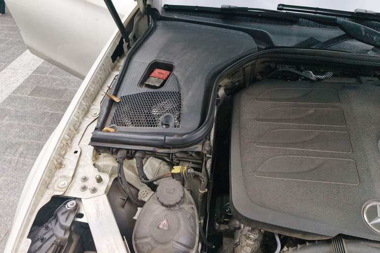 Used Mercedes-Benz E-Class 2020 Restyled E 300 L Sporty and Stylish Edition Engine Bay Right