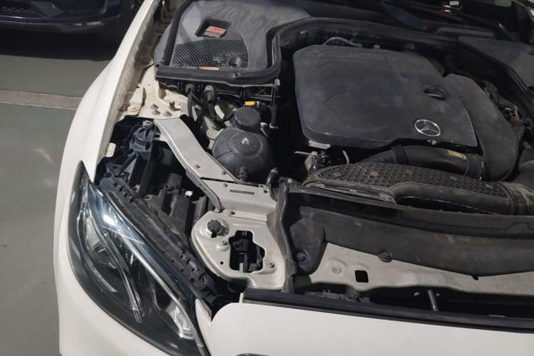 Used Mercedes-Benz E-Class 2020 E 300 L Sport Luxury Edition Engine Bay Right