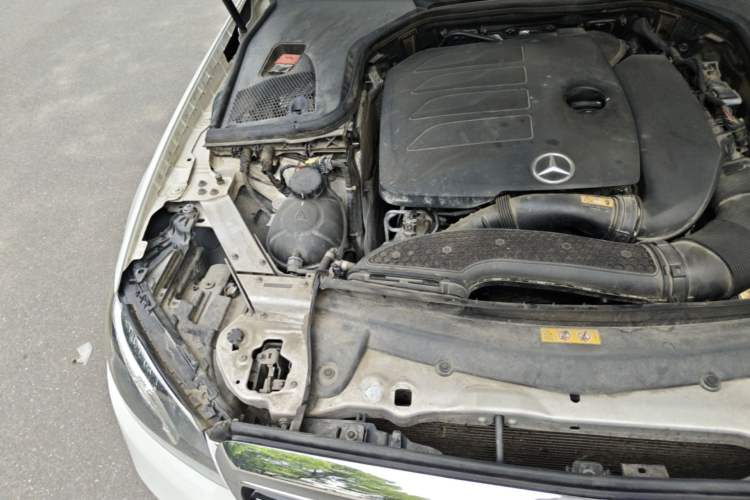 Used Mercedes-Benz E-Class 2020 Restyled E 300 L Exclusive Edition Engine Bay Right