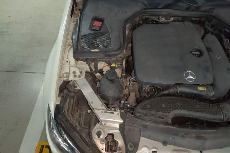 Used Mercedes-Benz E-Class 2020 E 300 L Sporty and Stylish Model Engine Bay Right