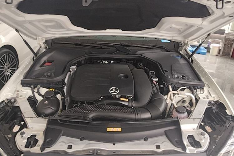 Used Mercedes-Benz E-Class 2020 E 260 Coupe Engine Bay