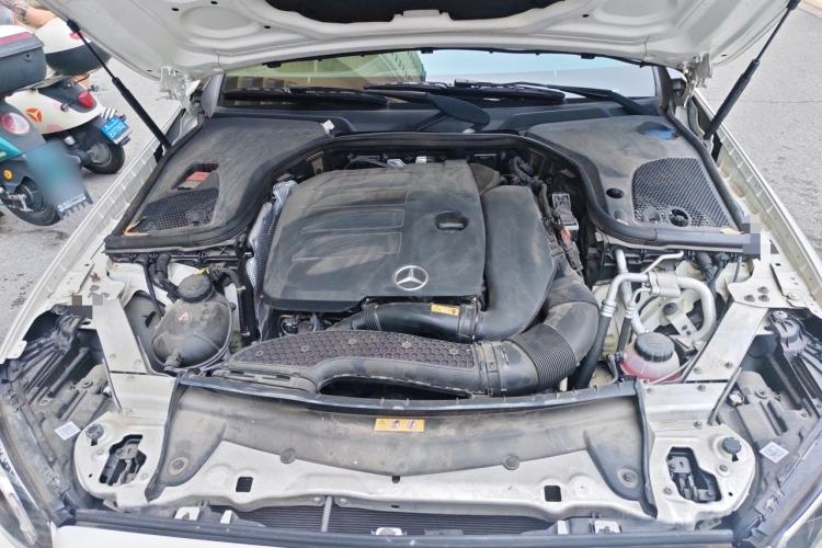 Used Mercedes-Benz E-Class 2020 E 260 Coupe Engine Bay