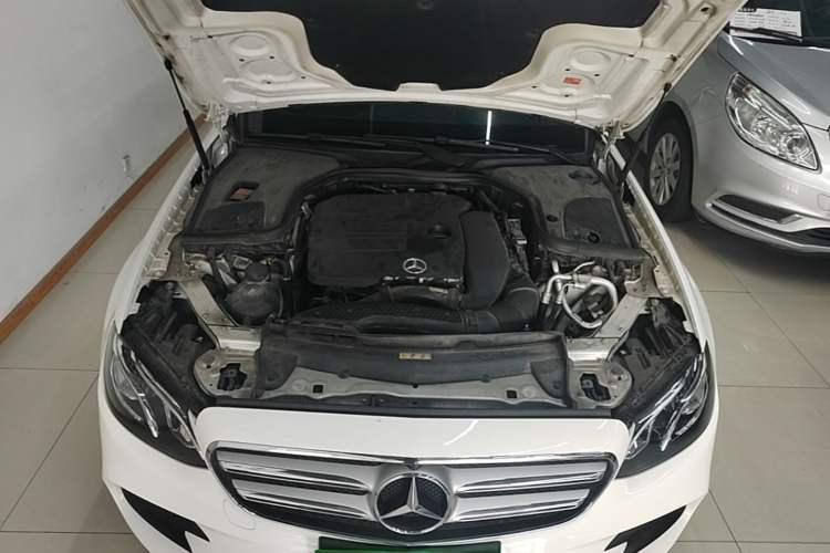 Used Mercedes-Benz E-Class 2020 Restyled E 300 L Sporty and Stylish Edition Engine Bay