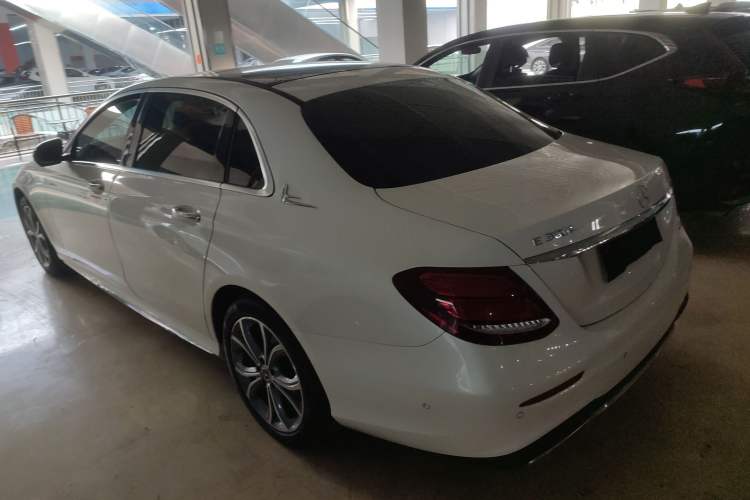 Used Mercedes-Benz E-Class 2020 E 300 L Sporty and Stylish Model Exterior 2