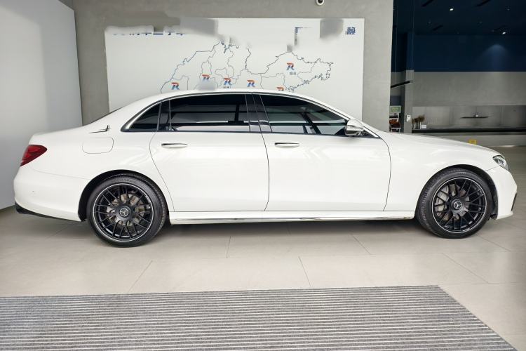 Used Mercedes-Benz E-Class 2020 E 300 L Sporty and Stylish Model Exterior 2