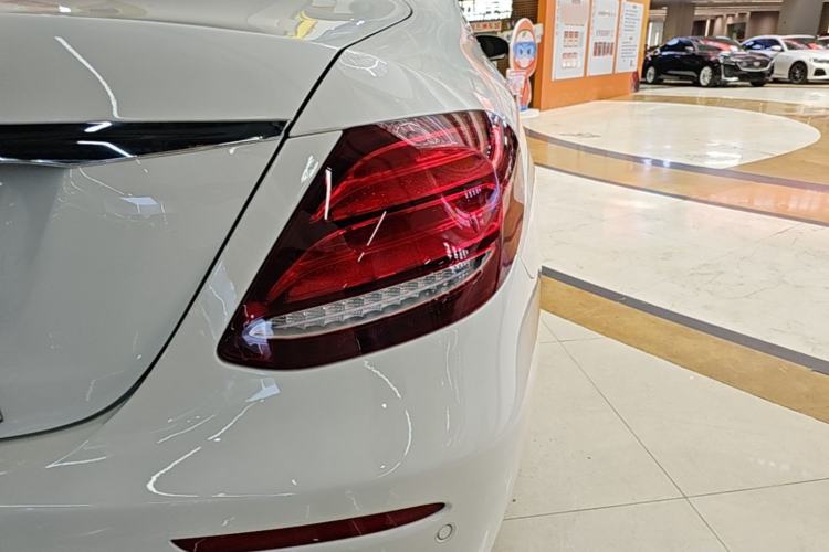 Used Mercedes-Benz E-Class 2020 E 300 L Sporty and Stylish Model Exterior 3