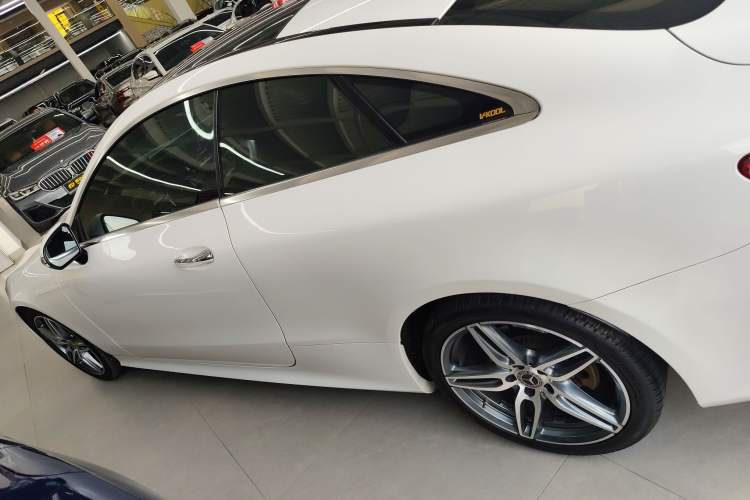 Used Mercedes-Benz E-Class 2020 E 260 Coupe Exterior 3