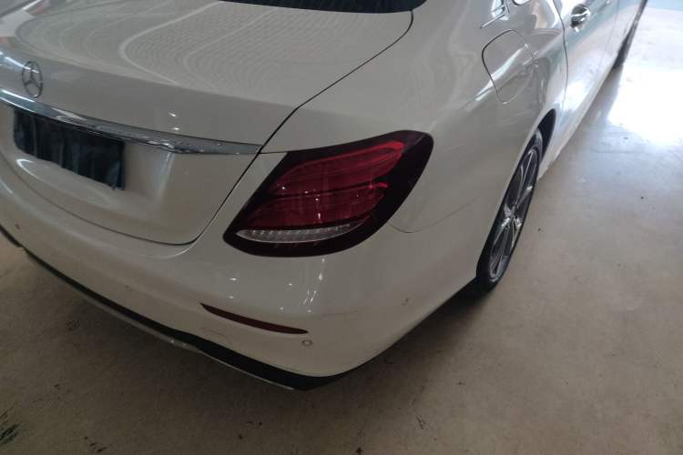 Used Mercedes-Benz E-Class 2020 E 300 L Sporty and Stylish Model Exterior 3