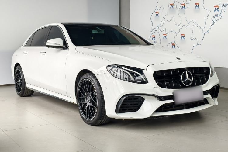 Used Mercedes-Benz E-Class 2020 E 300 L Sporty and Stylish Model Exterior 3