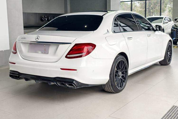 Used Mercedes-Benz E-Class 2020 E 300 L Sporty and Stylish Model Exterior 4