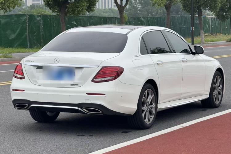Used Mercedes-Benz E-Class 2020 Restyled E 300 L Sporty and Stylish Edition Exterior 4