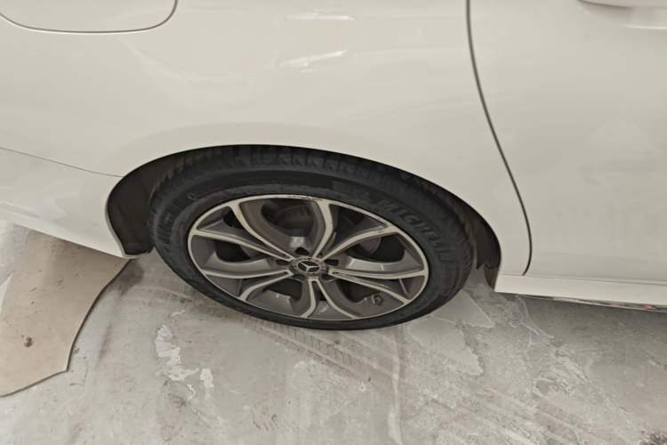 Used Mercedes-Benz E-Class 2020 E 300 L Sporty and Stylish Model Exterior 5