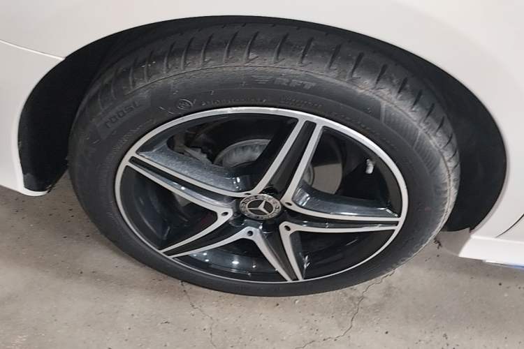 Used Mercedes-Benz E-Class 2020 Restyled E 300 L Sport Exclusive Edition Exterior 5