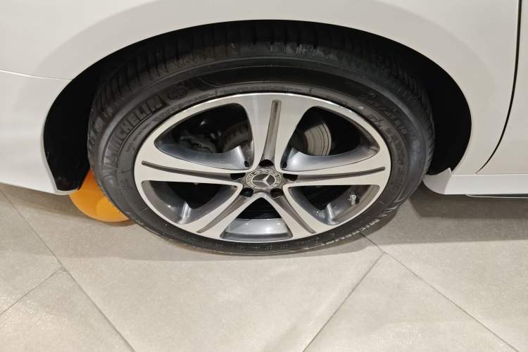 Used Mercedes-Benz E-Class 2020 Facelift E 260 L Sport Edition Exterior 6