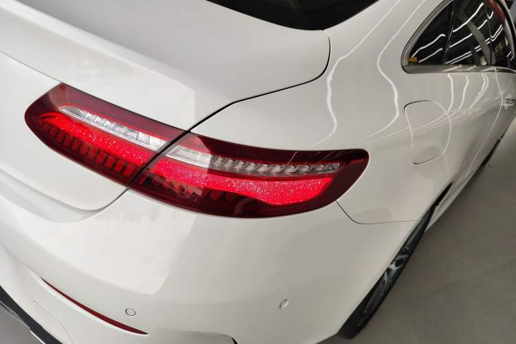 Used Mercedes-Benz E-Class 2020 E 260 Coupe Exterior 6