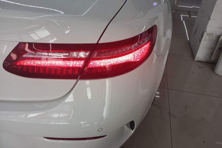 Used Mercedes-Benz E-Class 2020 E 260 Coupe Exterior 6