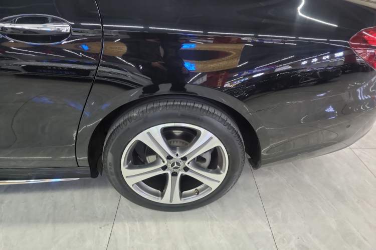 Used Mercedes-Benz E-Class 2020 Facelift E 260 L Sport Edition Exterior 7