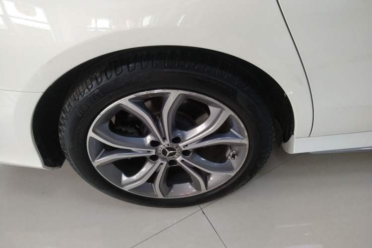Used Mercedes-Benz E-Class 2020 E 300 L Sporty and Stylish Model Exterior 8