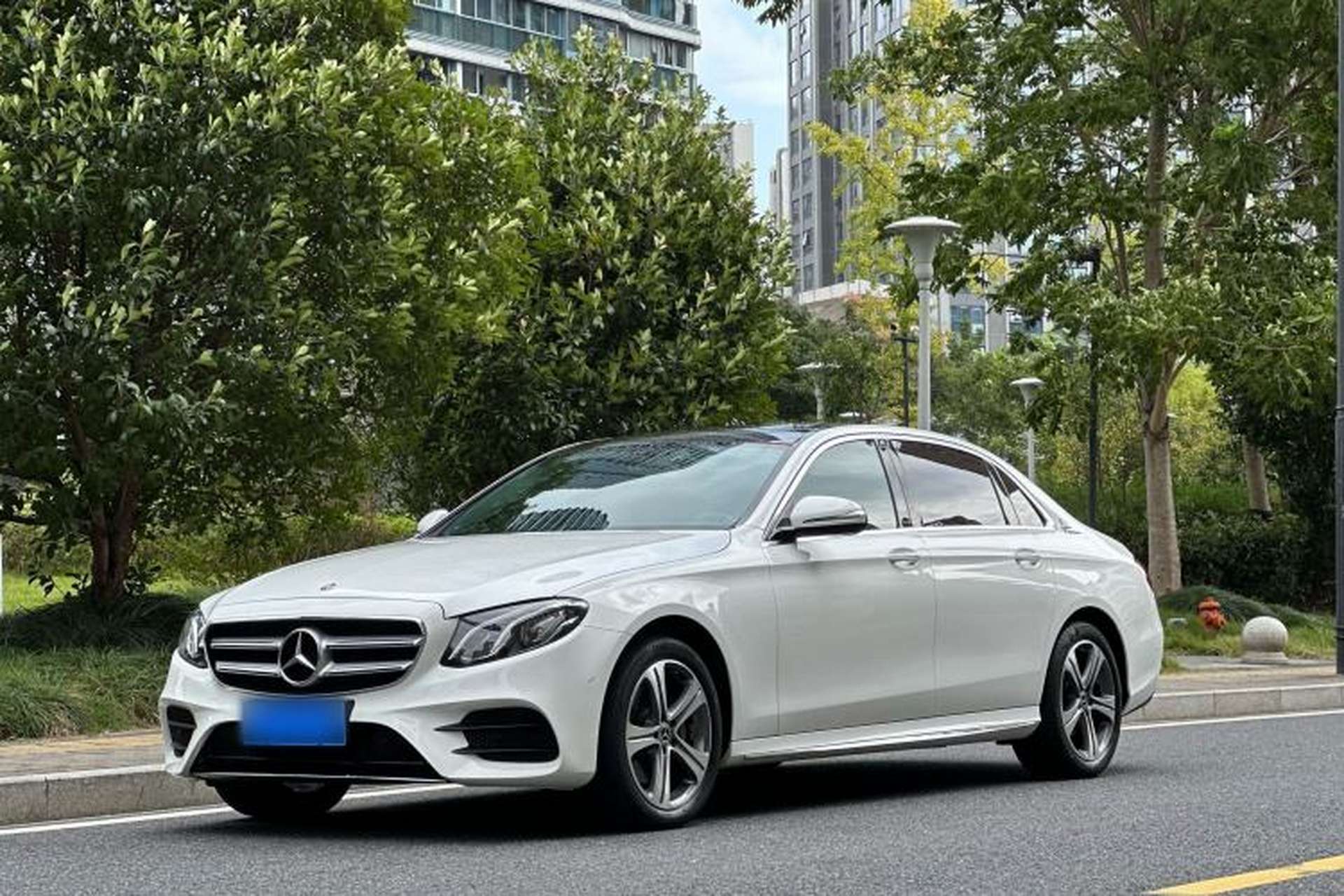 Used Mercedes-Benz E-Class 2020 Facelift E 260 L Sport Edition Front Left 45 Deg