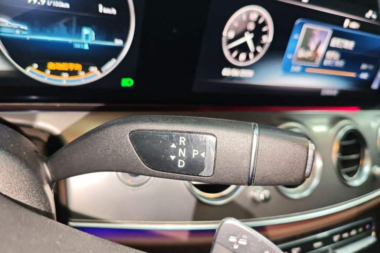 Used Mercedes-Benz E-Class 2020 E 260 Sport Edition Gear Lever