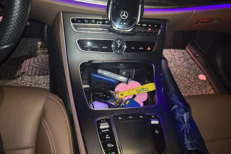 Used Mercedes-Benz E-Class 2020 E 300 L Sport Luxury Edition Gear Lever