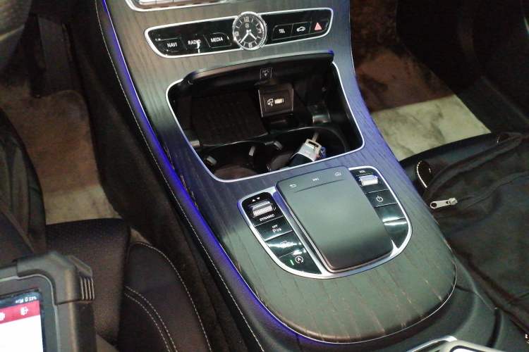 Used Mercedes-Benz E-Class 2020 Facelift E 260 L Sport Edition Gear Lever