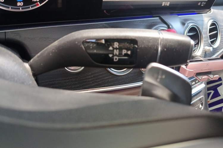 Used Mercedes-Benz E-Class 2020 Restyled E 300 L Sporty and Stylish Edition Gear Lever