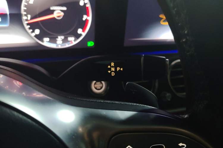 Used Mercedes-Benz E-Class 2020 E 300 L Sport Luxury Edition Gear Lever
