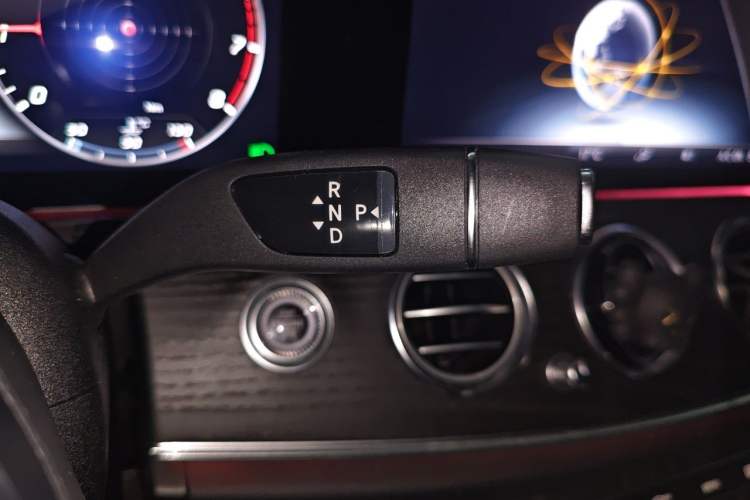 Used Mercedes-Benz E-Class 2020 Facelift E 260 L Sport Edition Gear Lever