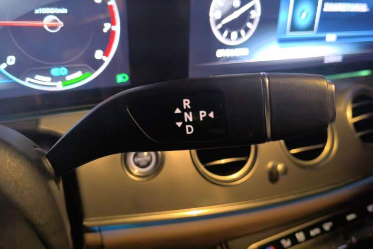 Used Mercedes-Benz E-Class 2020 E 260 Sport Edition Gear Lever