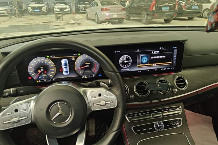 Used Mercedes-Benz E-Class 2020 E 300 L Sporty and Stylish Model Gear Lever