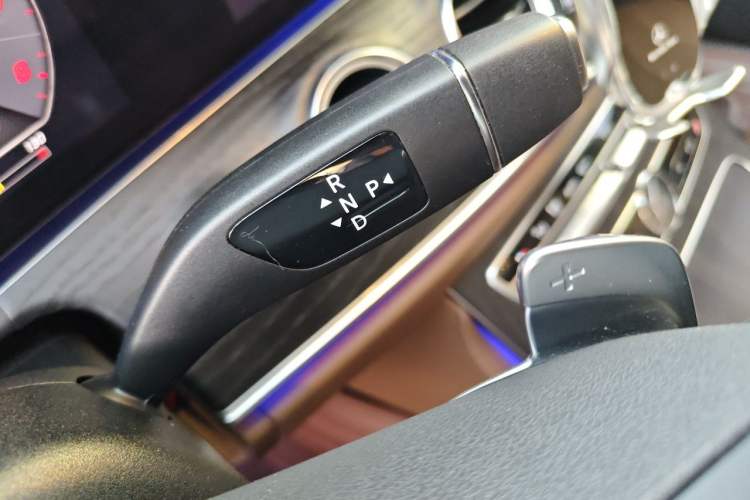 Used Mercedes-Benz E-Class 2020 E 300 L Sport Luxury Edition Gear Lever