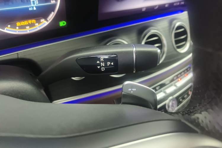 Used Mercedes-Benz E-Class 2020 Restyled E 300 L Sporty and Stylish Edition Gear Lever