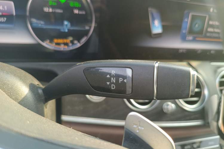 Used Mercedes-Benz E-Class 2020 Facelift E 260 L Sport Edition Gear Lever