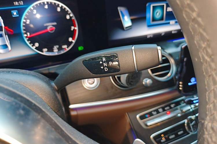 Used Mercedes-Benz E-Class 2020 E 300 L Sporty and Stylish Model Gear Lever