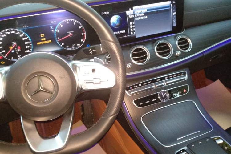 Used Mercedes-Benz E-Class 2020 E 300 L Sporty and Stylish Model Gear Lever