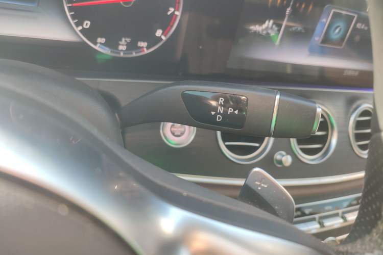 Used Mercedes-Benz E-Class 2020 Restyled E 300 L Sporty and Stylish Edition Gear Lever