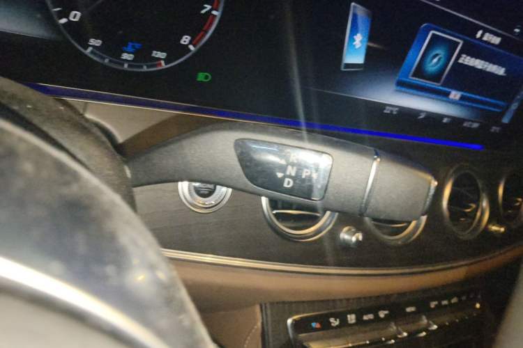 Used Mercedes-Benz E-Class 2020 Restyled E 300 L Sport Exclusive Edition Gear Lever