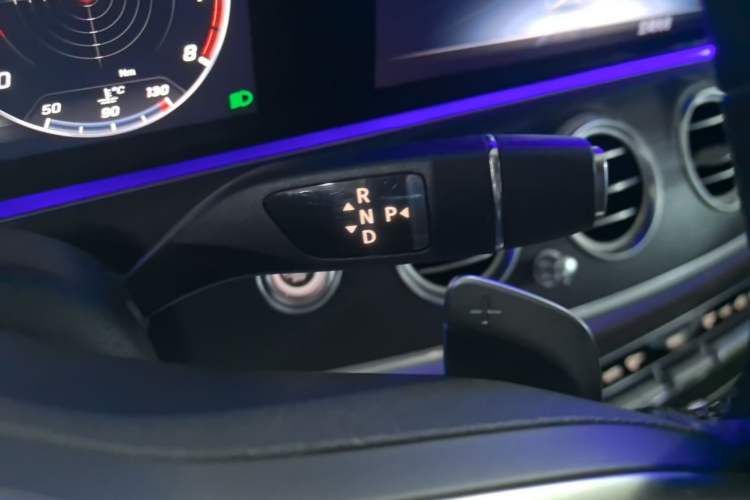 Used Mercedes-Benz E-Class 2020 Facelift E 260 L Sport Edition Gear Lever