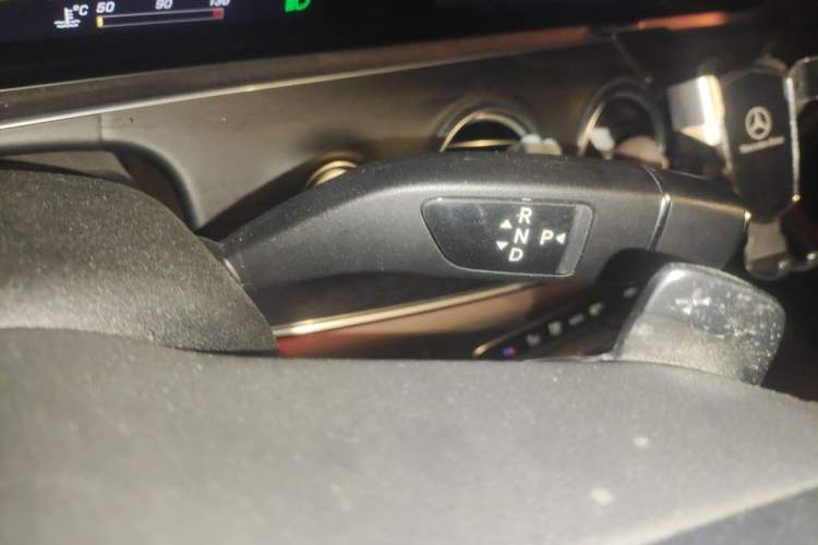 Used Mercedes-Benz E-Class 2020 Facelift E 260 L Sport Edition Gear Lever