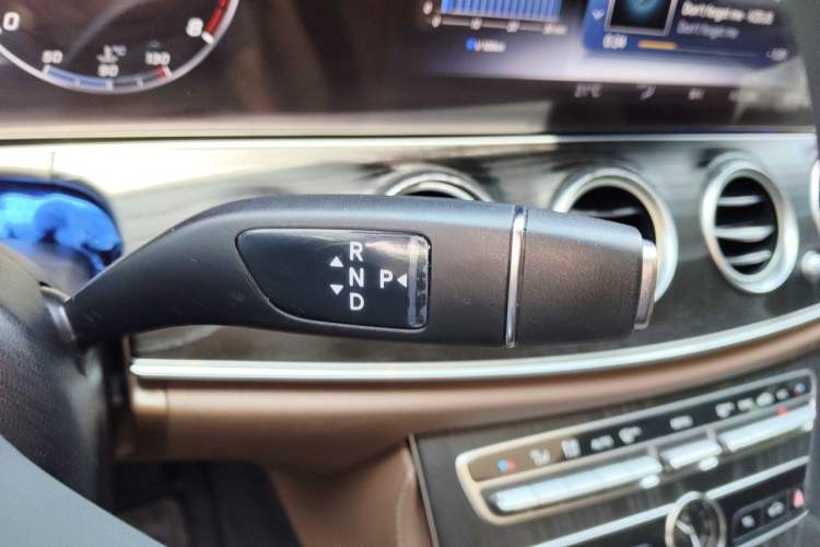 Used Mercedes-Benz E-Class 2020 E 300 L Sport Luxury Edition Gear Lever
