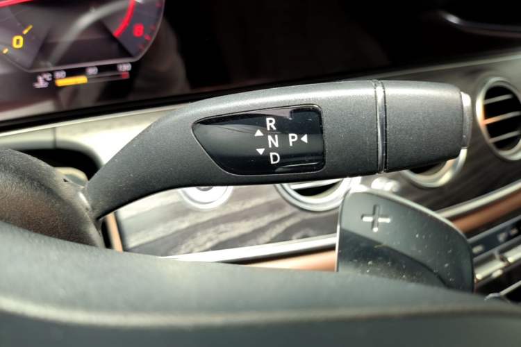 Used Mercedes-Benz E-Class 2020 Restyled E 300 L Exclusive Edition Gear Lever