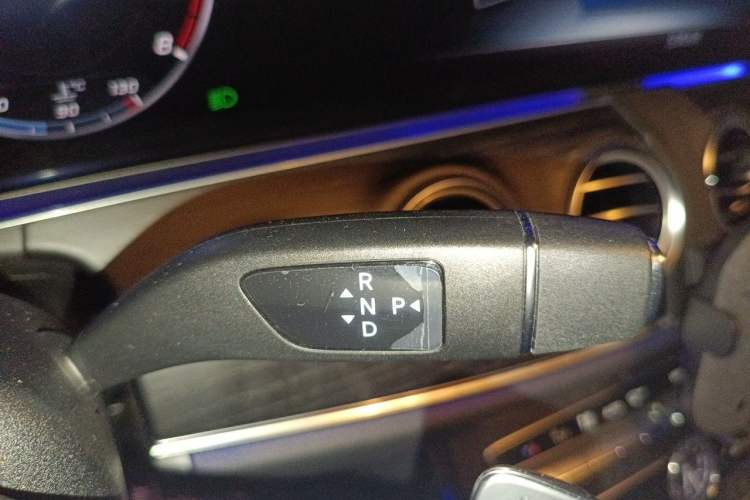 Used Mercedes-Benz E-Class 2020 E 300 L Sporty and Stylish Model Gear Lever