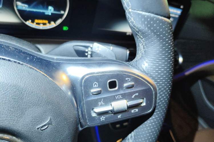 Used Mercedes-Benz E-Class 2020 Restyled E 300 L Sporty and Stylish Edition Gear Lever