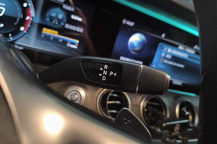 Used Mercedes-Benz E-Class 2020 Restyled E 300 L Sporty and Stylish Edition Gear Lever