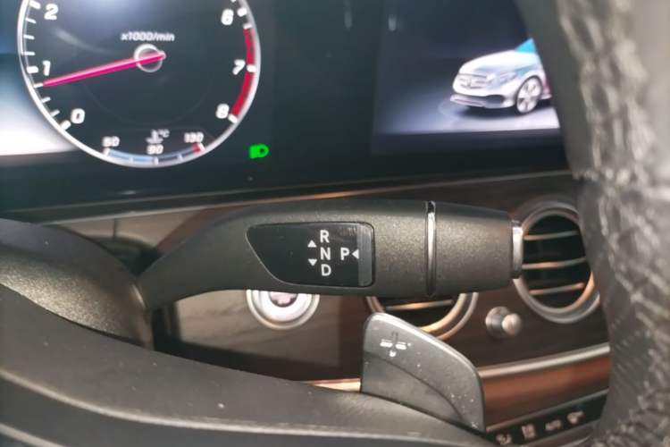 Used Mercedes-Benz E-Class 2020 Restyled E 300 L Sporty and Stylish Edition Gear Lever