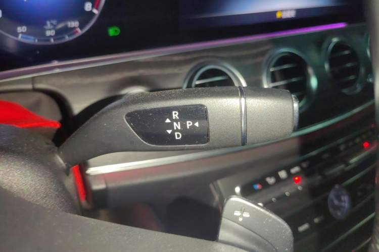 Used Mercedes-Benz E-Class 2020 E 300 L Sporty and Stylish Model Gear Lever
