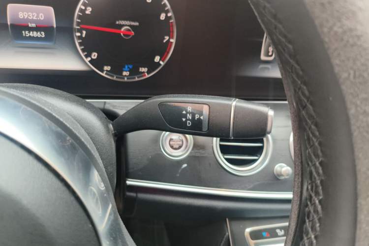 Used Mercedes-Benz E-Class 2020 E 300 L Sporty and Stylish Model Gear Lever