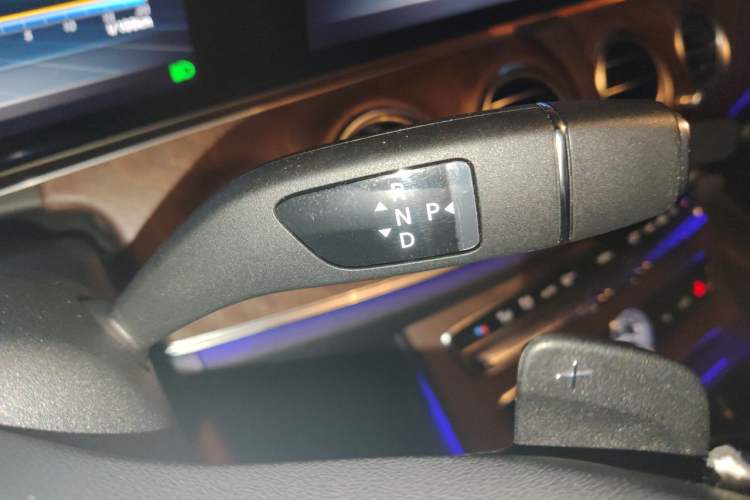 Used Mercedes-Benz E-Class 2020 E 300 L Sport Luxury Edition Gear Lever